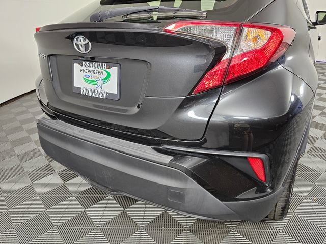 Used 2019 Toyota C-HR LE FWD image 10