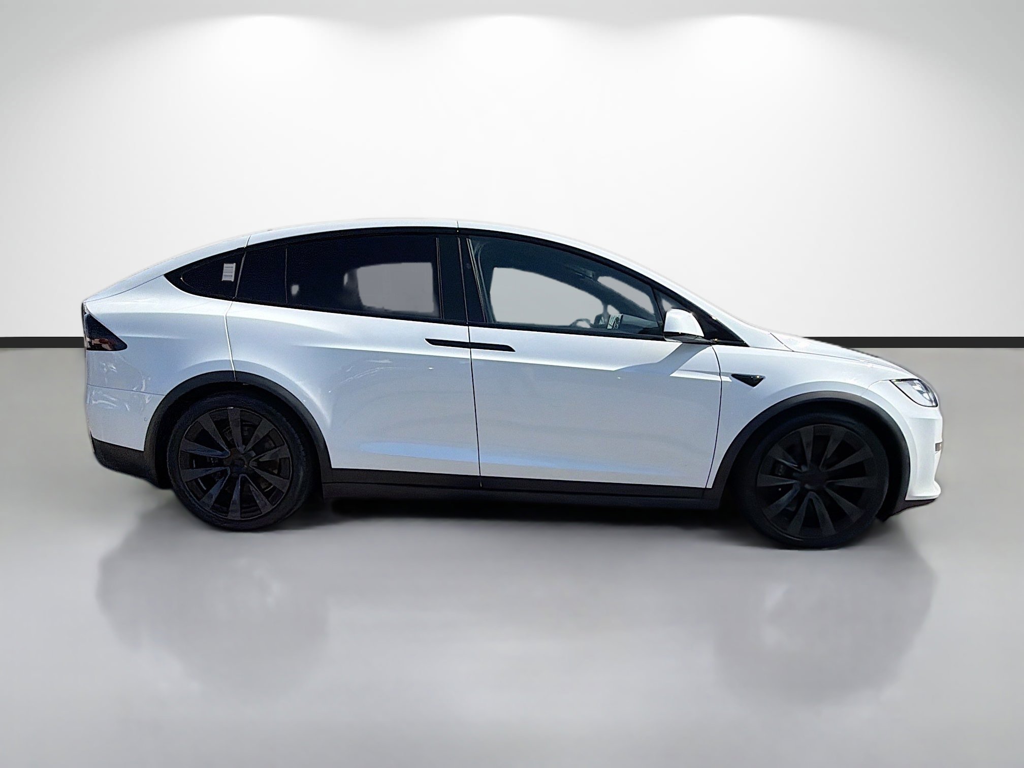 Used 2022 Tesla Model X image 2