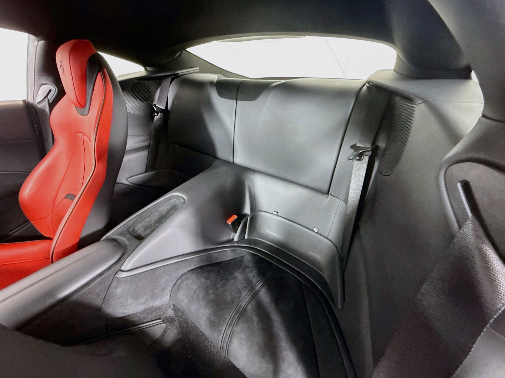 Certified 2022 Ferrari Roma RWD image 19