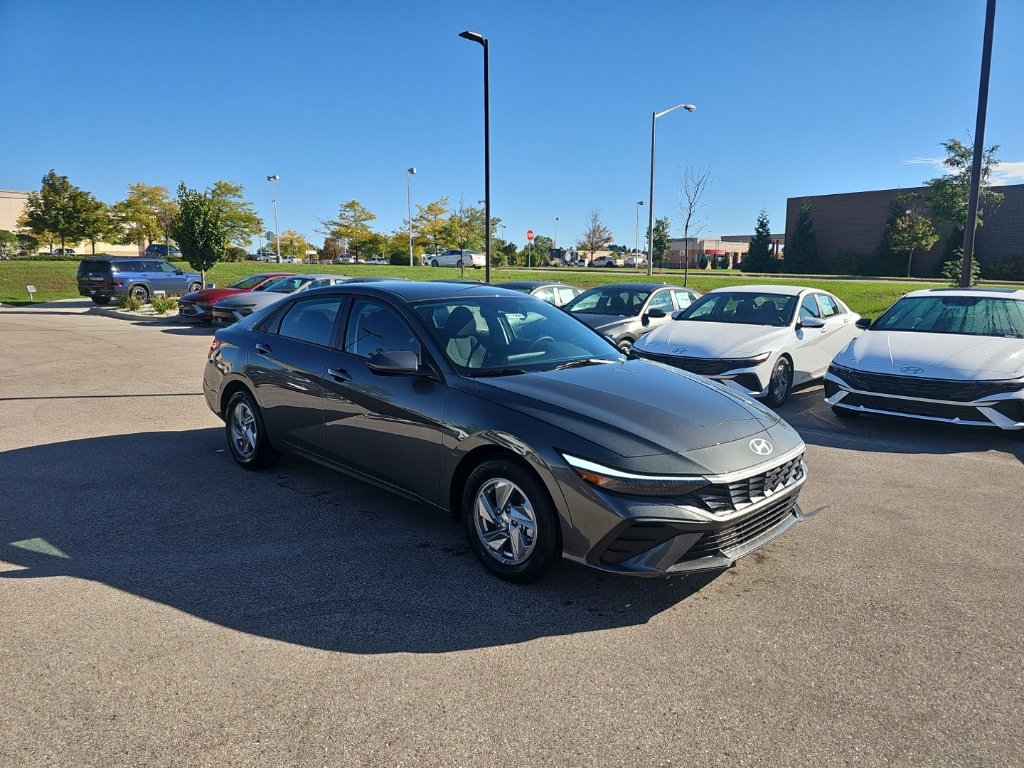 New 2026 Hyundai Elantra SE FWD image 7