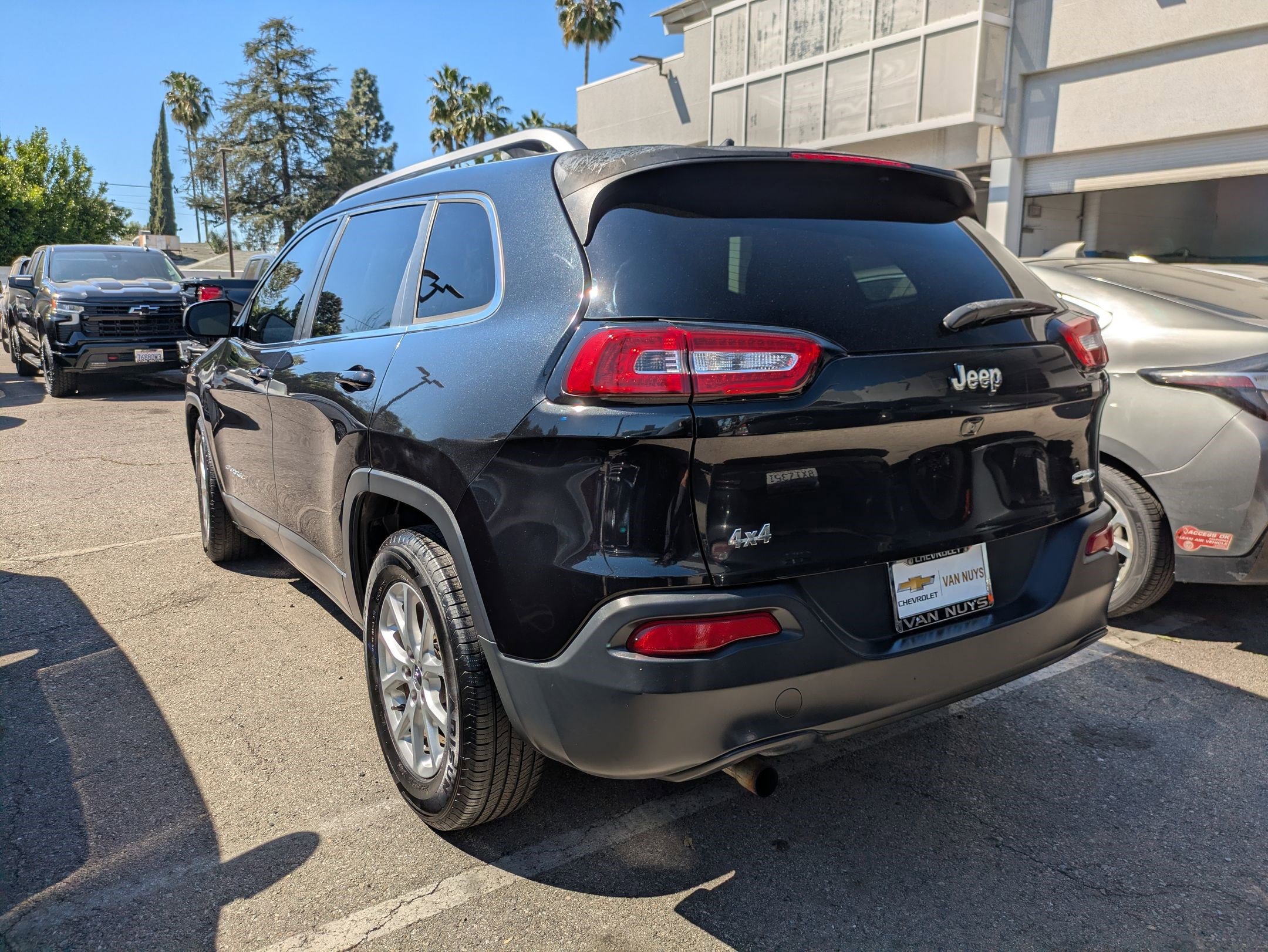 Used 2015 Jeep Cherokee Latitude w/ Comfort/Convenience Group image 4