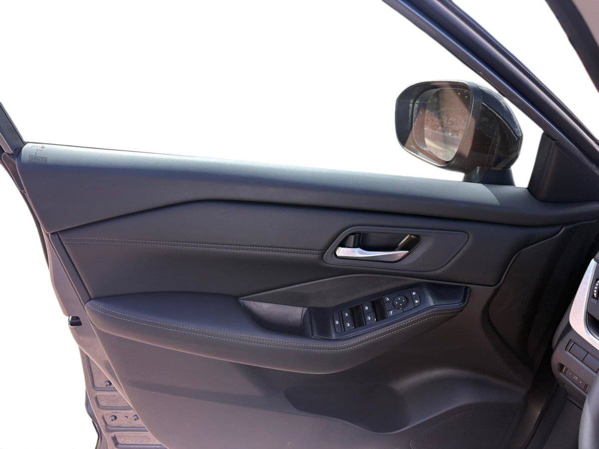 New 2026 Nissan Rogue Dark Armor AWD/4WD image 17
