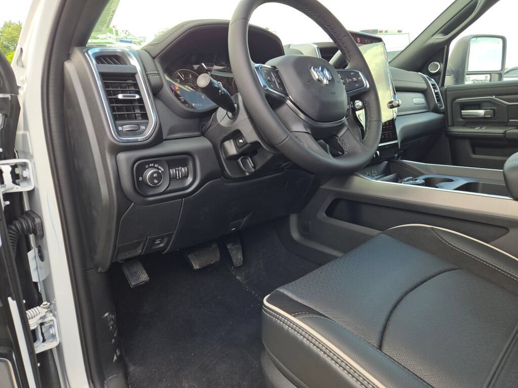 New 2026 RAM 2500 Laramie AWD/4WD image 27