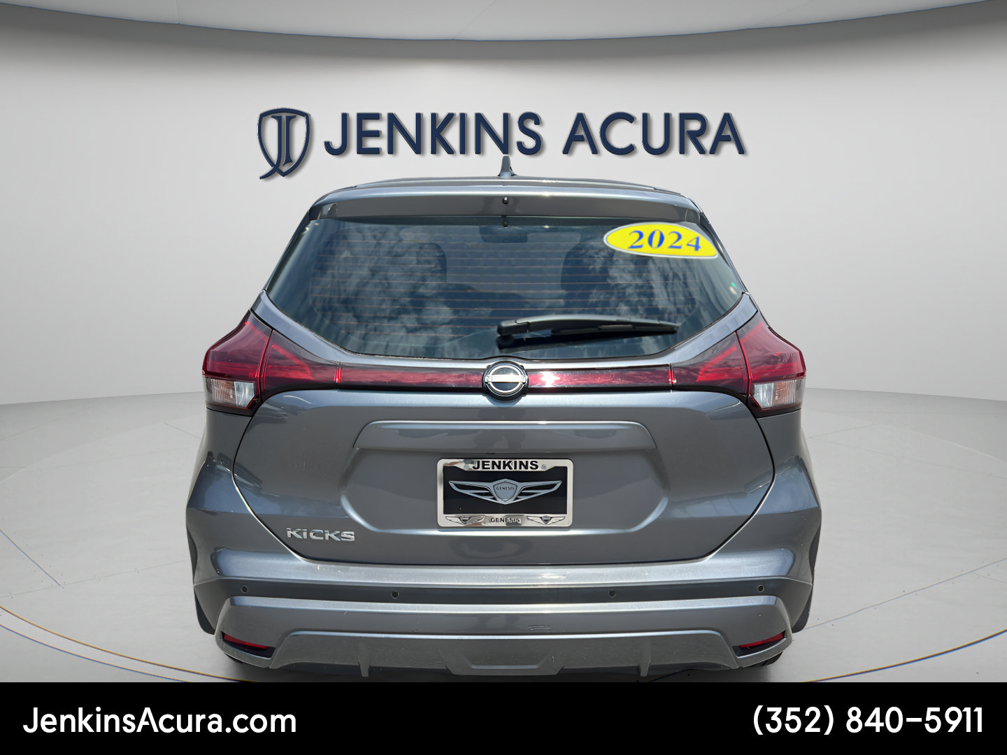 Used 2024 Nissan Kicks S FWD image 4