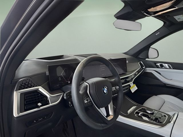 Used 2024 BMW X5 xDrive50e w/ Premium Package image 18