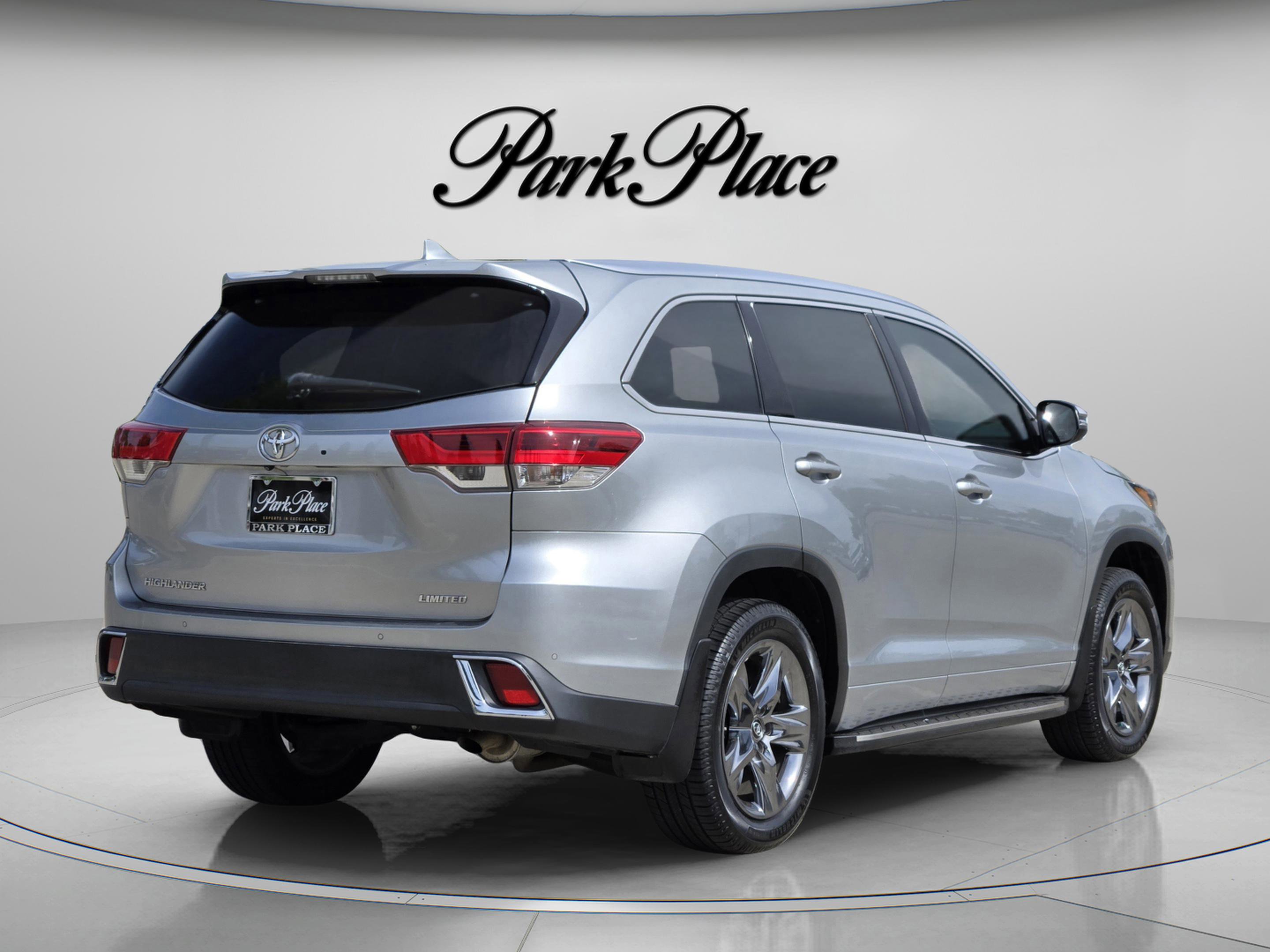 Used 2019 Toyota Highlander Limited Platinum image 6