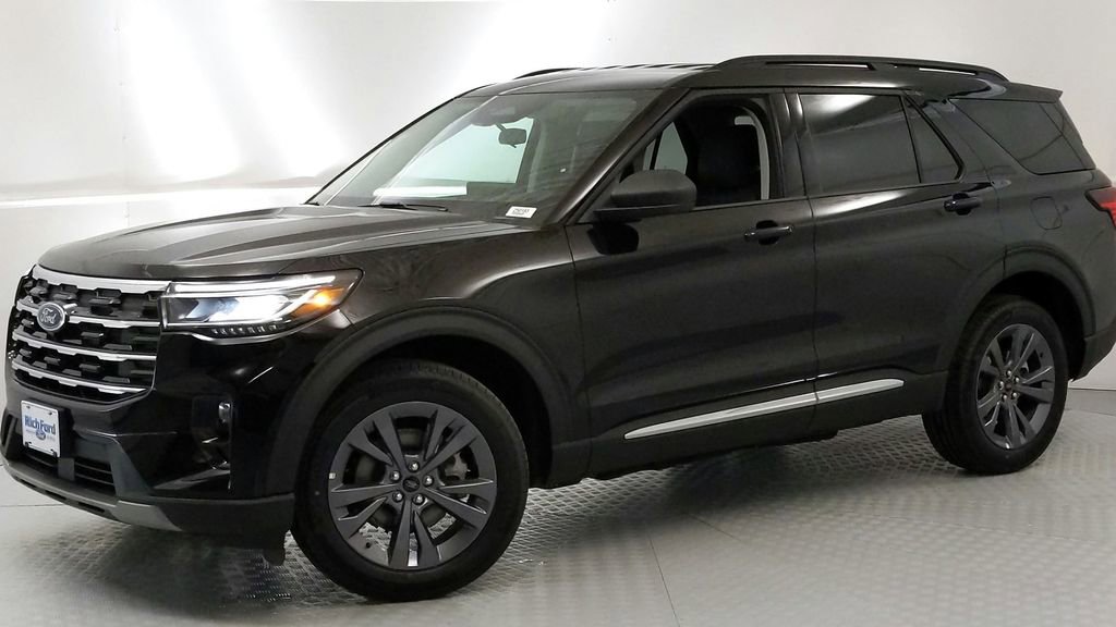 New 2025 Ford Explorer Active w/ Active Comfort Package image 7