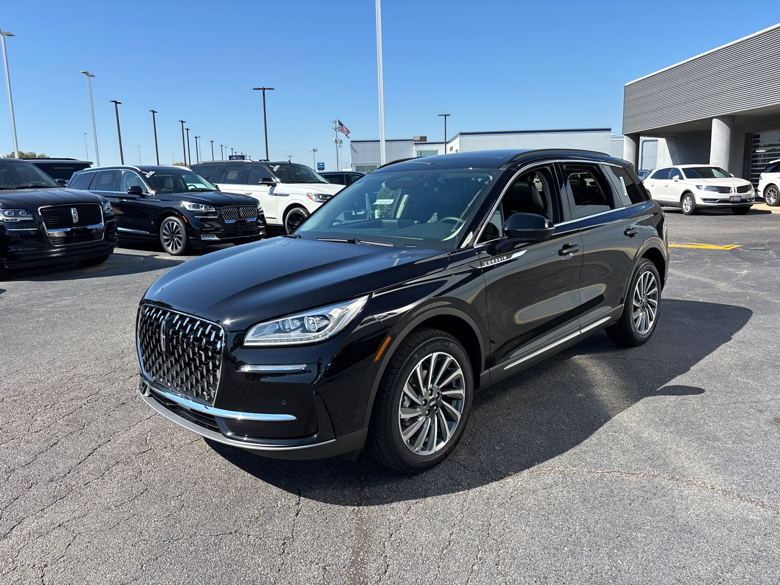 New 2026 Lincoln Corsair Reserve w/ Towing Package image 3