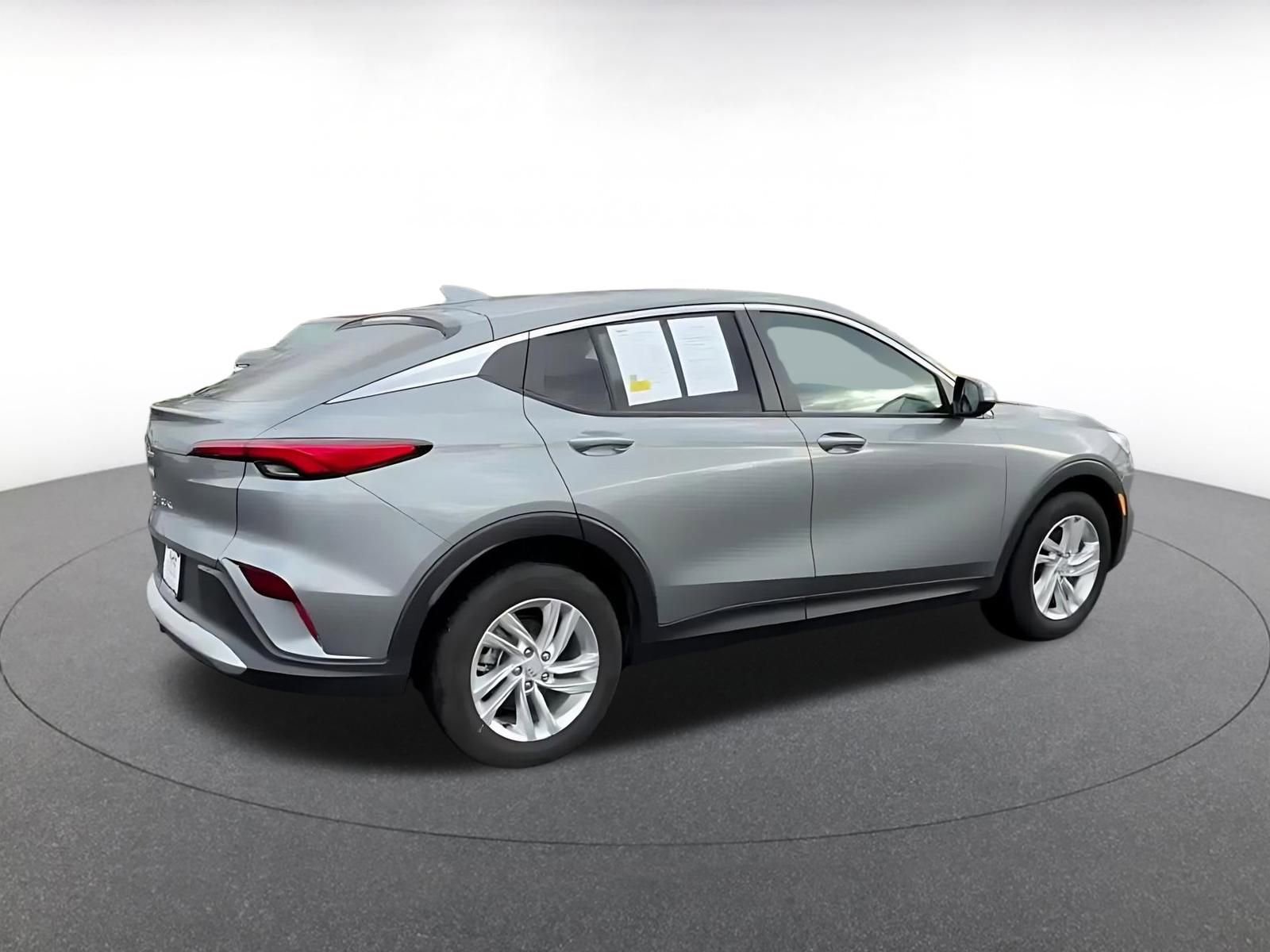 Used 2025 Buick Envista Preferred image 14