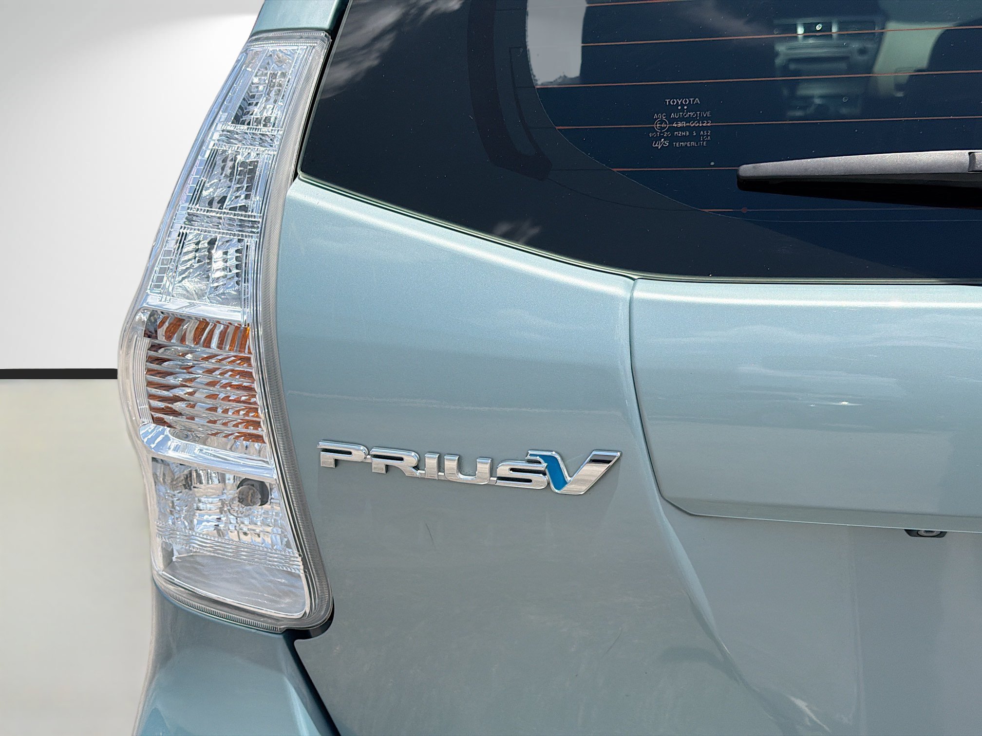 Used 2014 Toyota Prius V Two FWD image 10