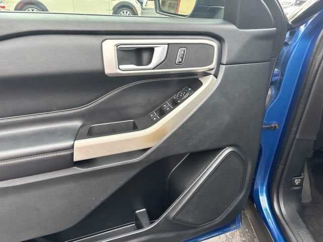 Used 2021 Ford Explorer XLT w/ Equipment Group 202A AWD/4WD image 9