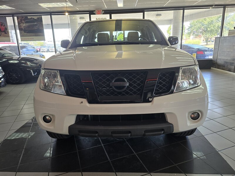 Used 2020 Nissan Frontier SV w/ Midnight Edition Floor Mats RWD image 2