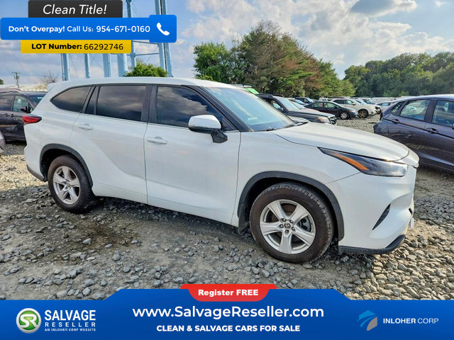Used 2023 Toyota Highlander LE AWD/4WD image 5