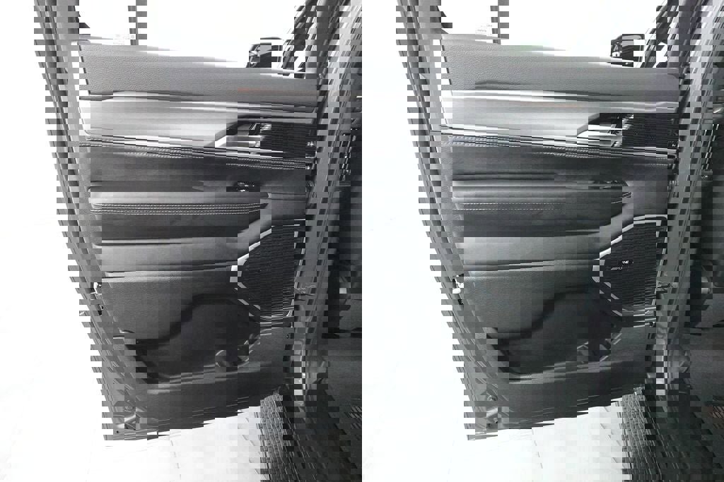 New 2026 Jeep Grand Wagoneer L 4WD w/ Premium Group I image 25