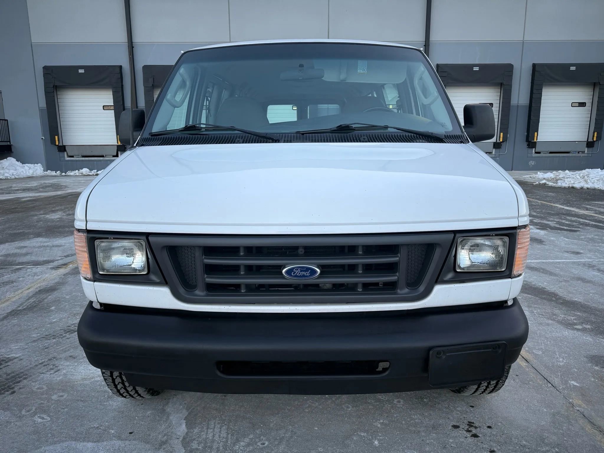 Used 2003 Ford E-350 and Econoline 350 XLT image 15