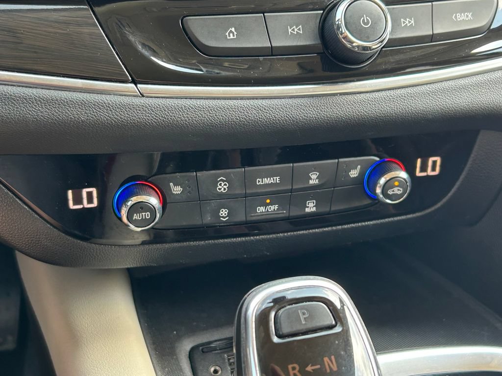 Used 2020 Buick Enclave Essence w/ Sound and Sites Package FWD image 30