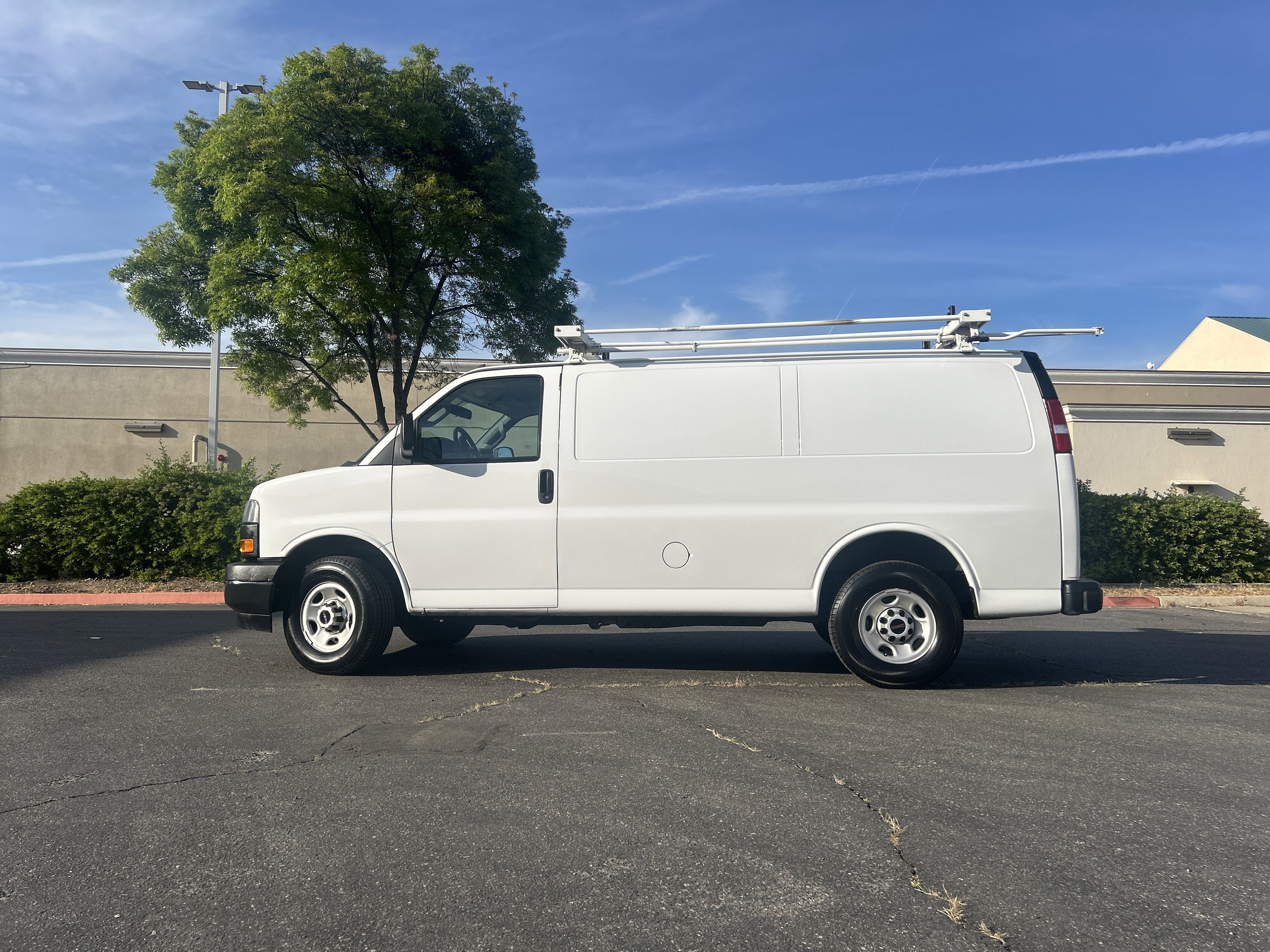 Used 2023 GMC Savana 2500 w/ Driver Convenience Package RWD image 2