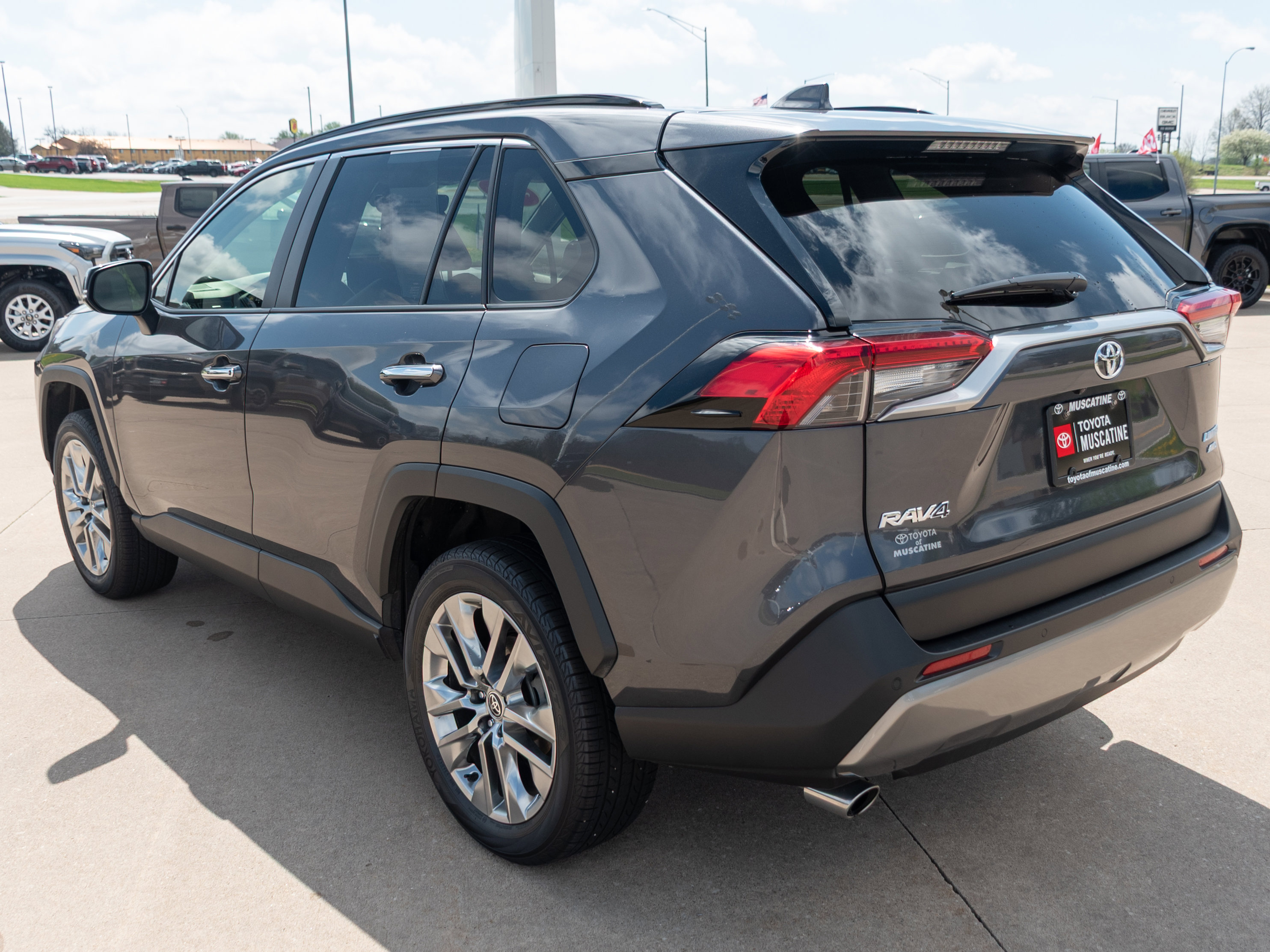 Used 2023 Toyota RAV4 Limited w/ Limited Grade Weather Package AWD/4WD image 19