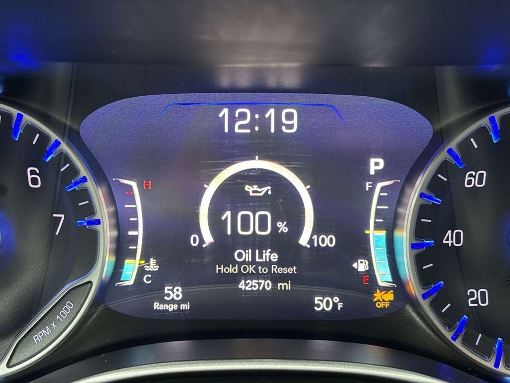 Used 2024 Chrysler Pacifica Touring-L FWD image 27