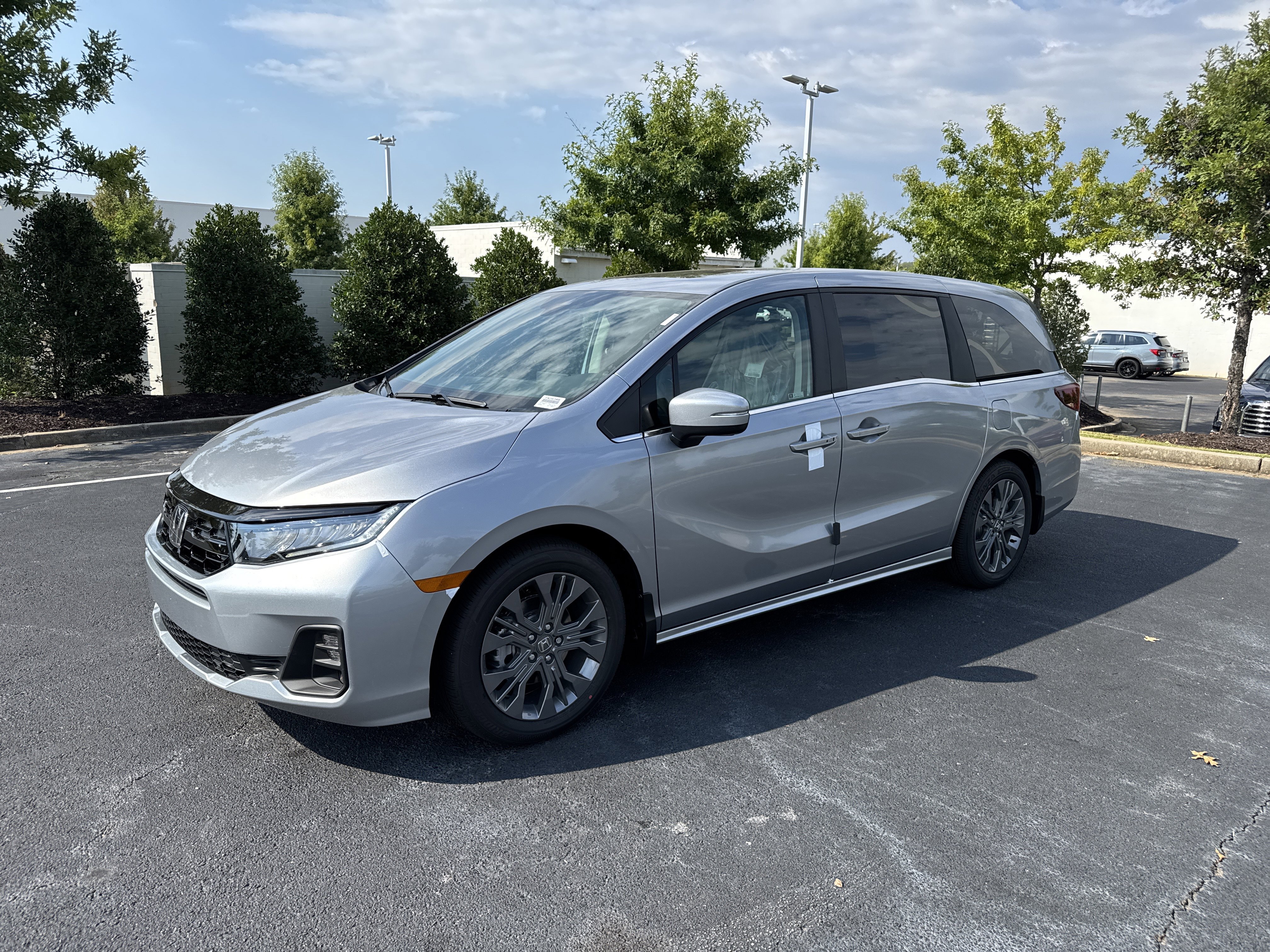 New 2026 Honda Odyssey Touring image 5