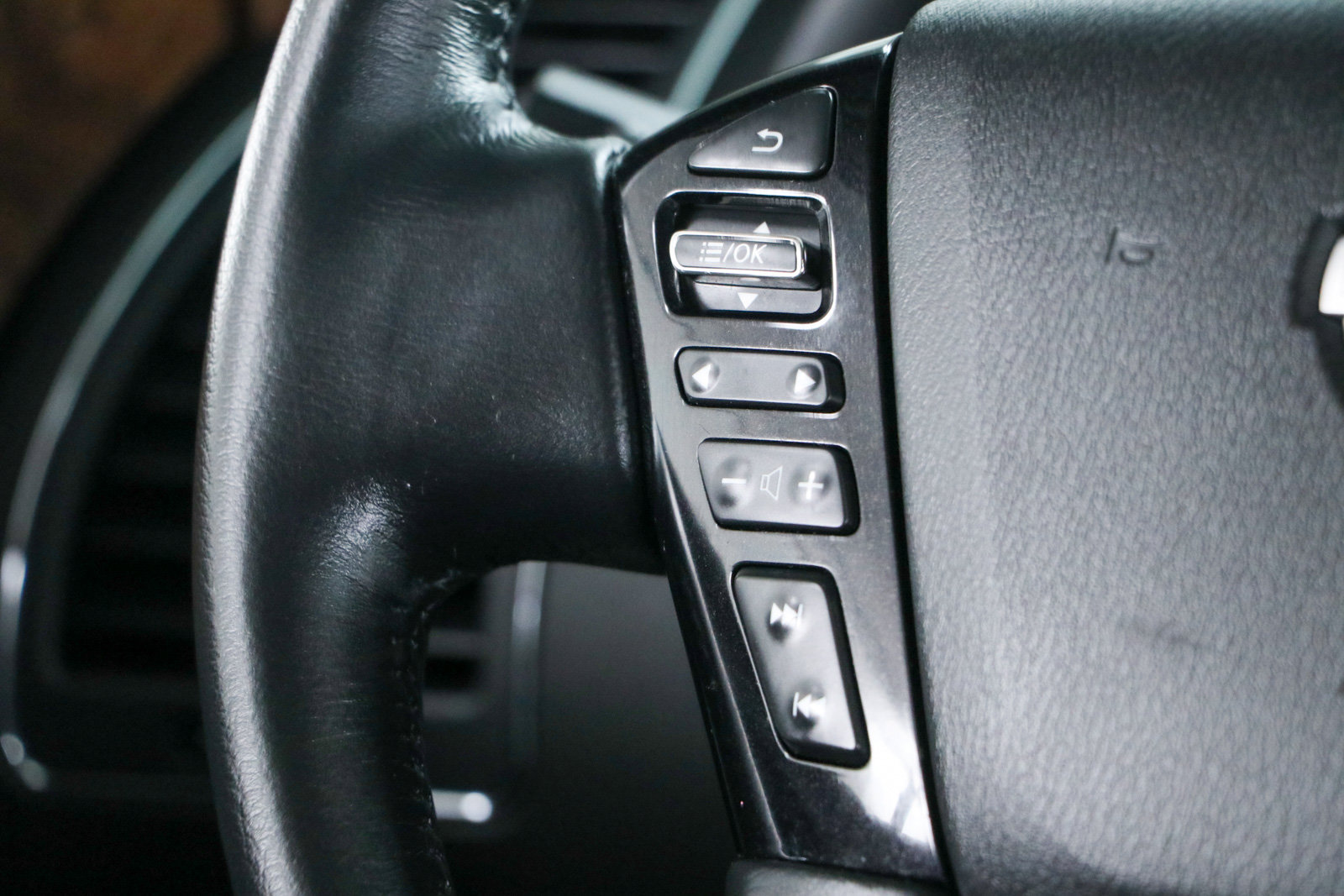 Used 2024 Nissan Armada SL w/ Cargo Package RWD image 14