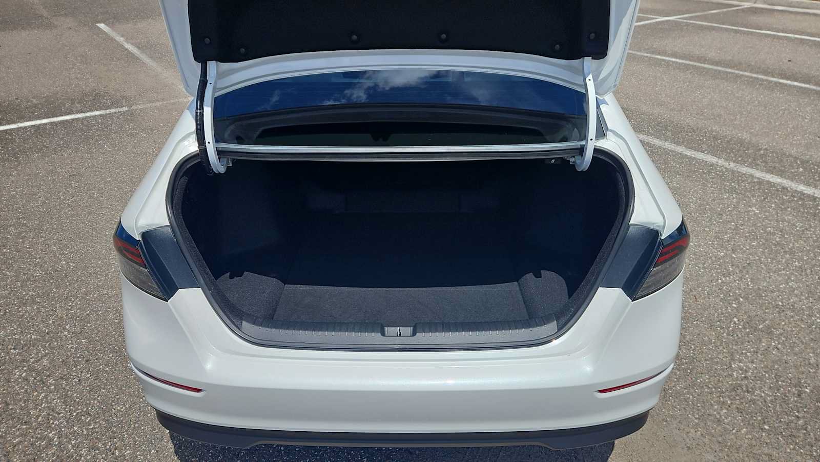 Certified 2025 Honda Accord LX image 19