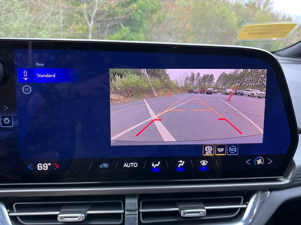 Used 2026 Chevrolet Equinox EV LT FWD image 19