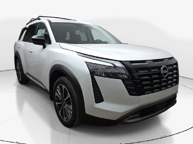 New 2026 Nissan Pathfinder Platinum w/ Accent Package FWD image 3