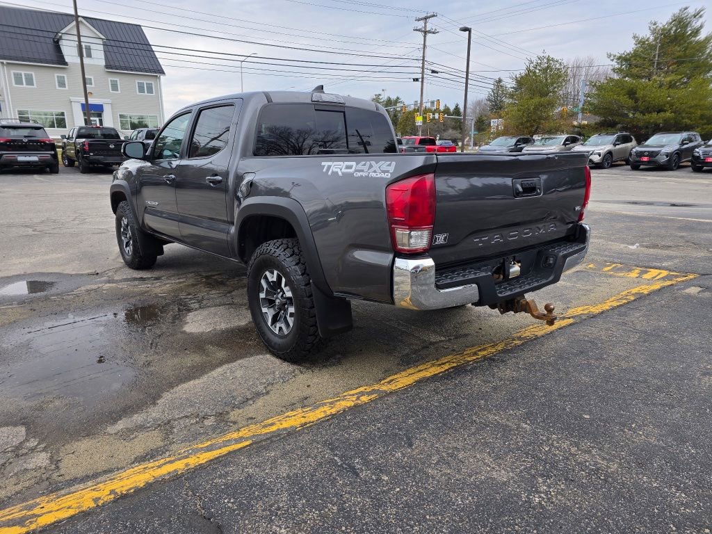 Used 2017 Toyota Tacoma TRD Off-Road w/ Tow Package (A/T) AWD/4WD image 4