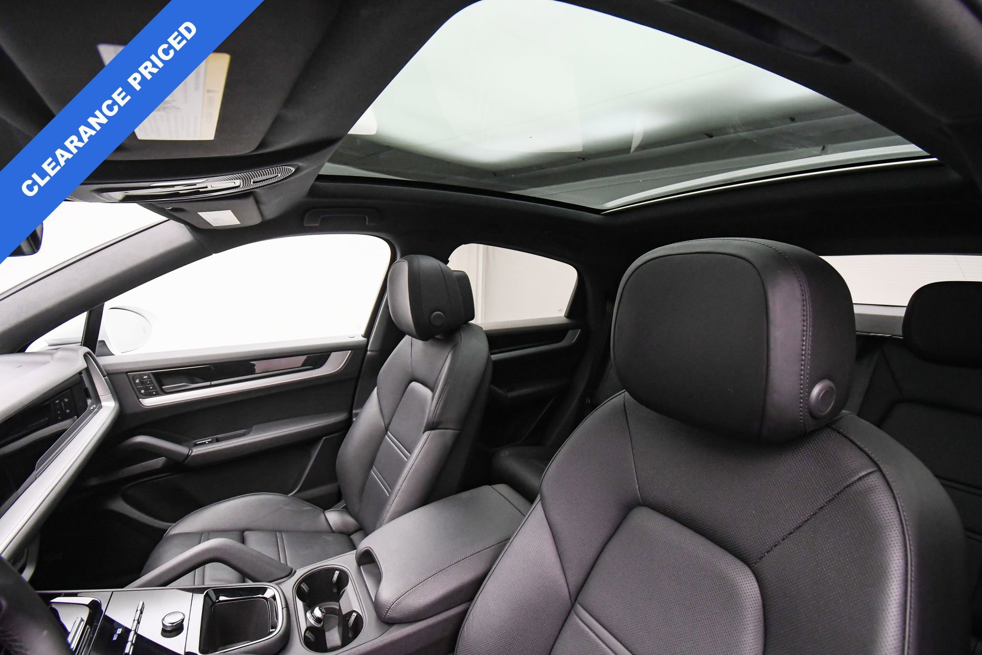 Used 2024 Porsche Cayenne Coupe image 49