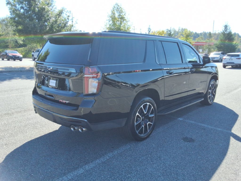 Used 2022 Chevrolet Suburban RST w/ Sport Performance Package AWD/4WD image 5