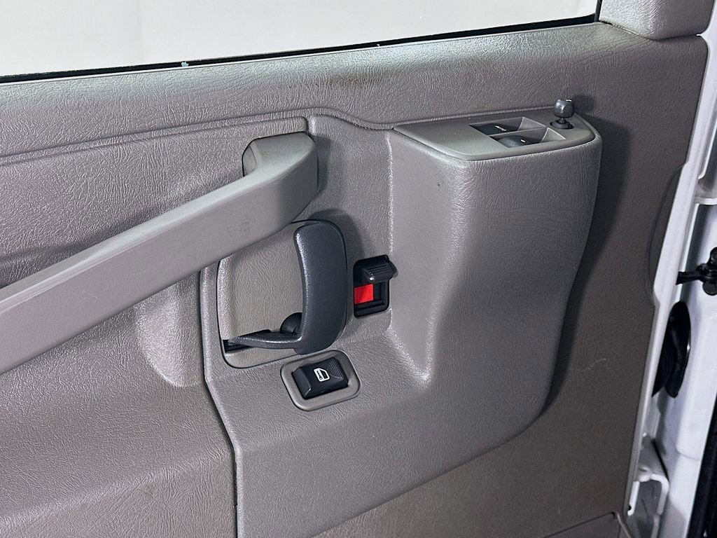 Used 2022 Chevrolet Express 2500 w/ Driver Convenience Package image 23