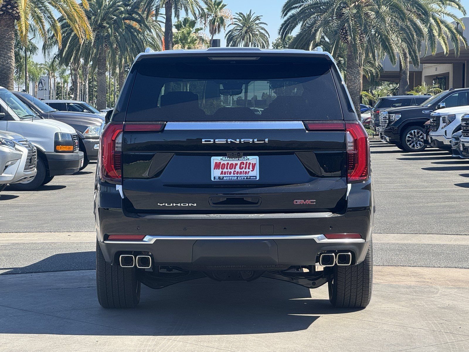 New 2026 GMC Yukon XL Denali w/ Denali Reserve Package AWD/4WD image 5