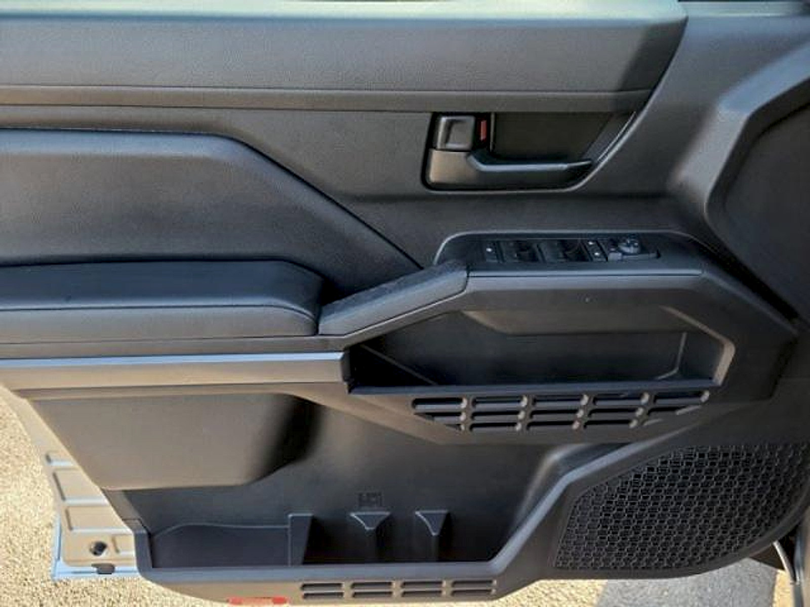 Used 2024 Toyota Tacoma SR5 RWD image 19