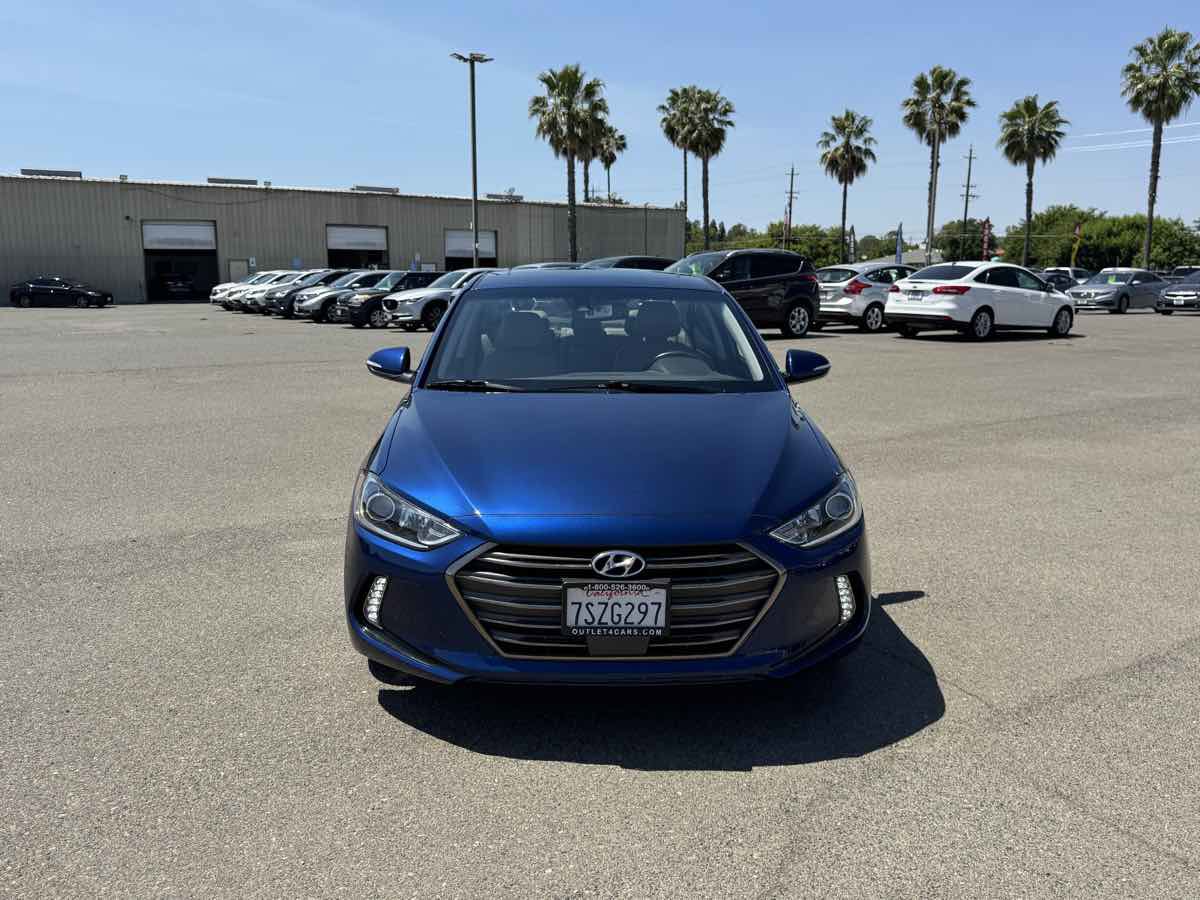 Used 2017 Hyundai Elantra Limited w/ Limited Ultimate Package 05 FWD image 4
