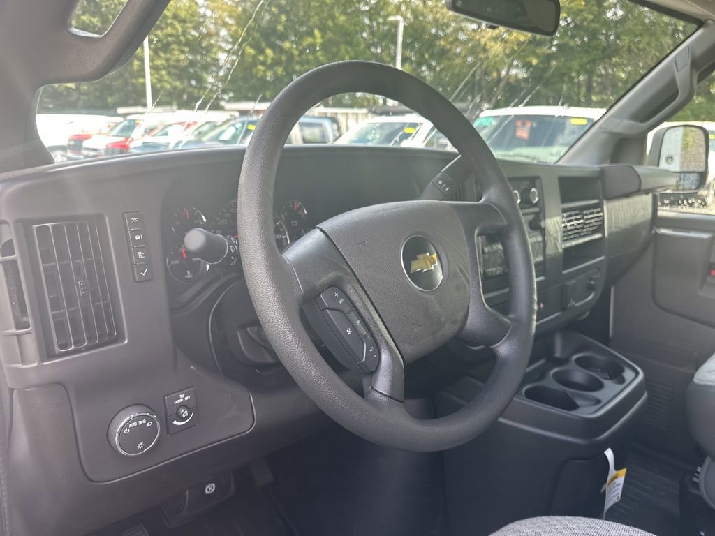 New 2025 Chevrolet Express 2500 Work Van w/ Driver Convenience Package image 5