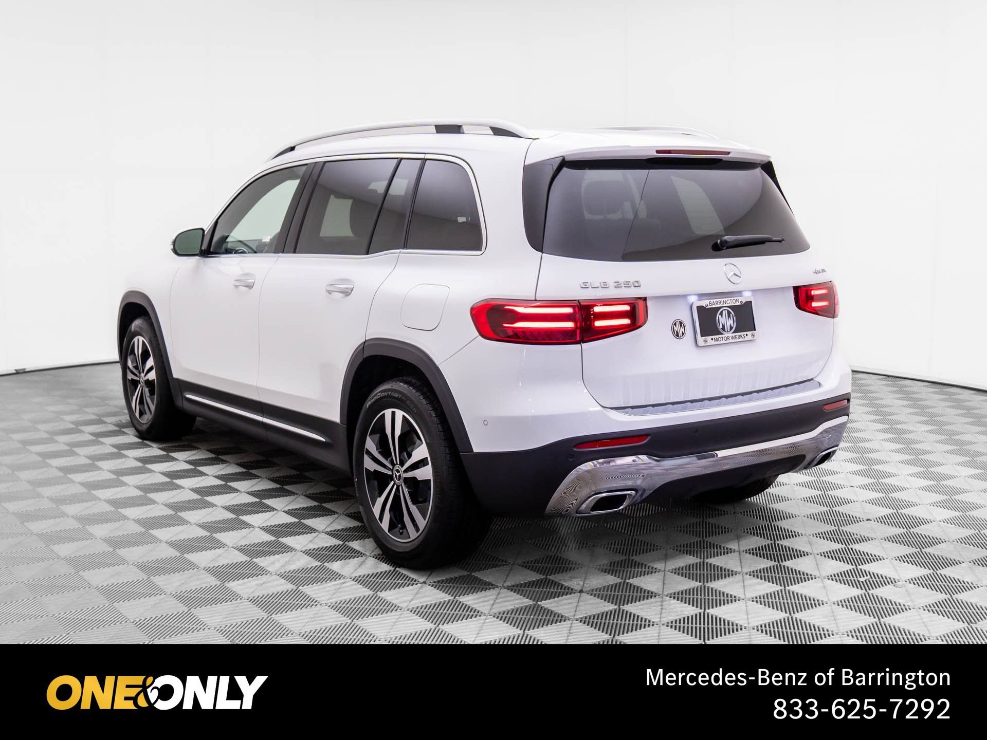 New 2026 Mercedes-Benz GLB 250 4MATIC image 3