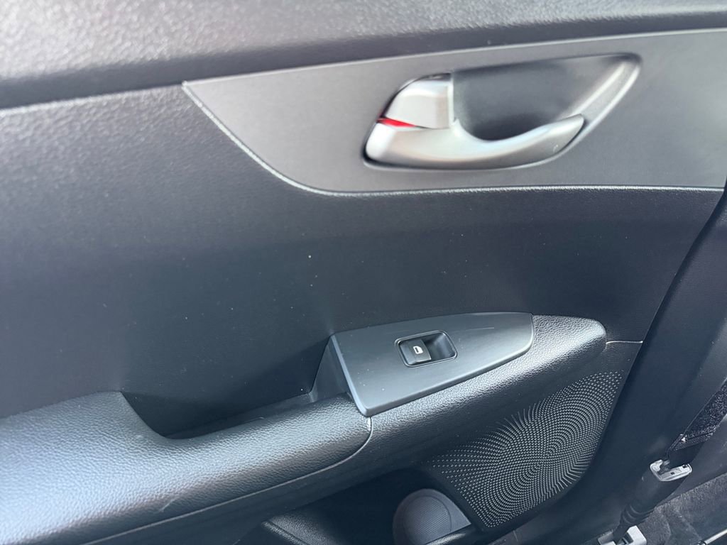 Used 2021 Kia Forte LXS image 29