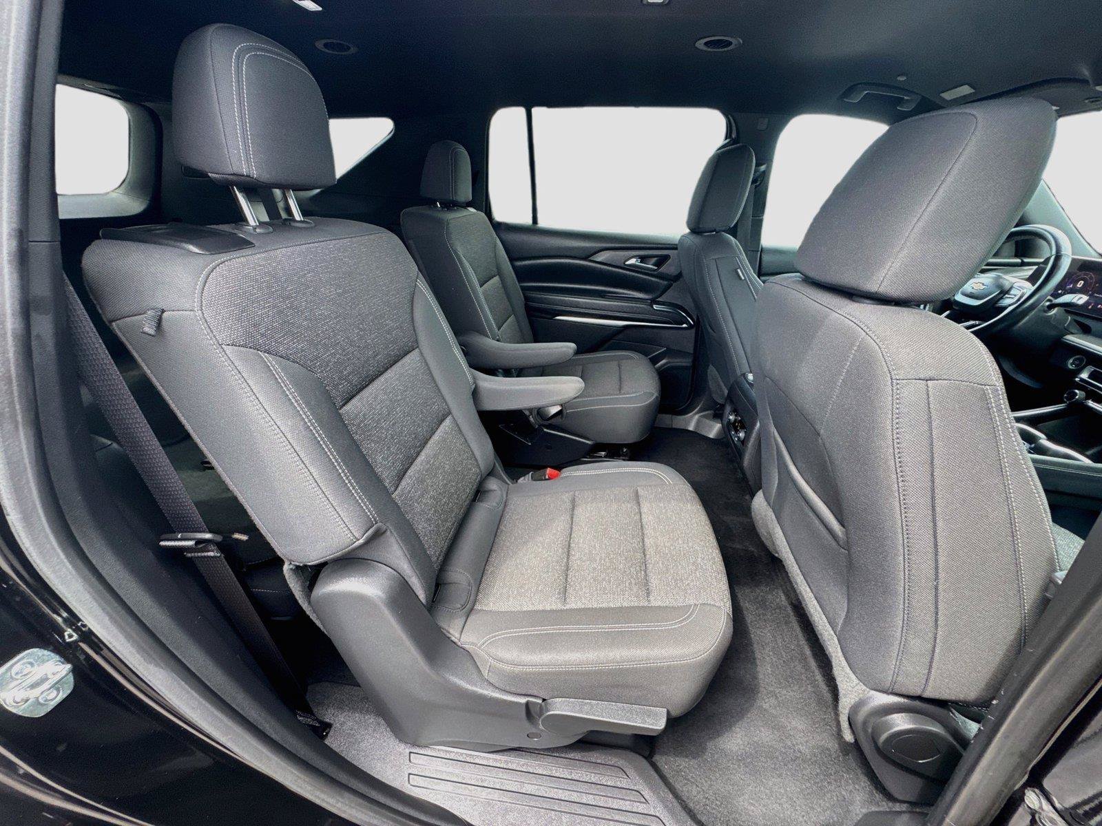 Used 2025 Chevrolet Traverse LT FWD image 26