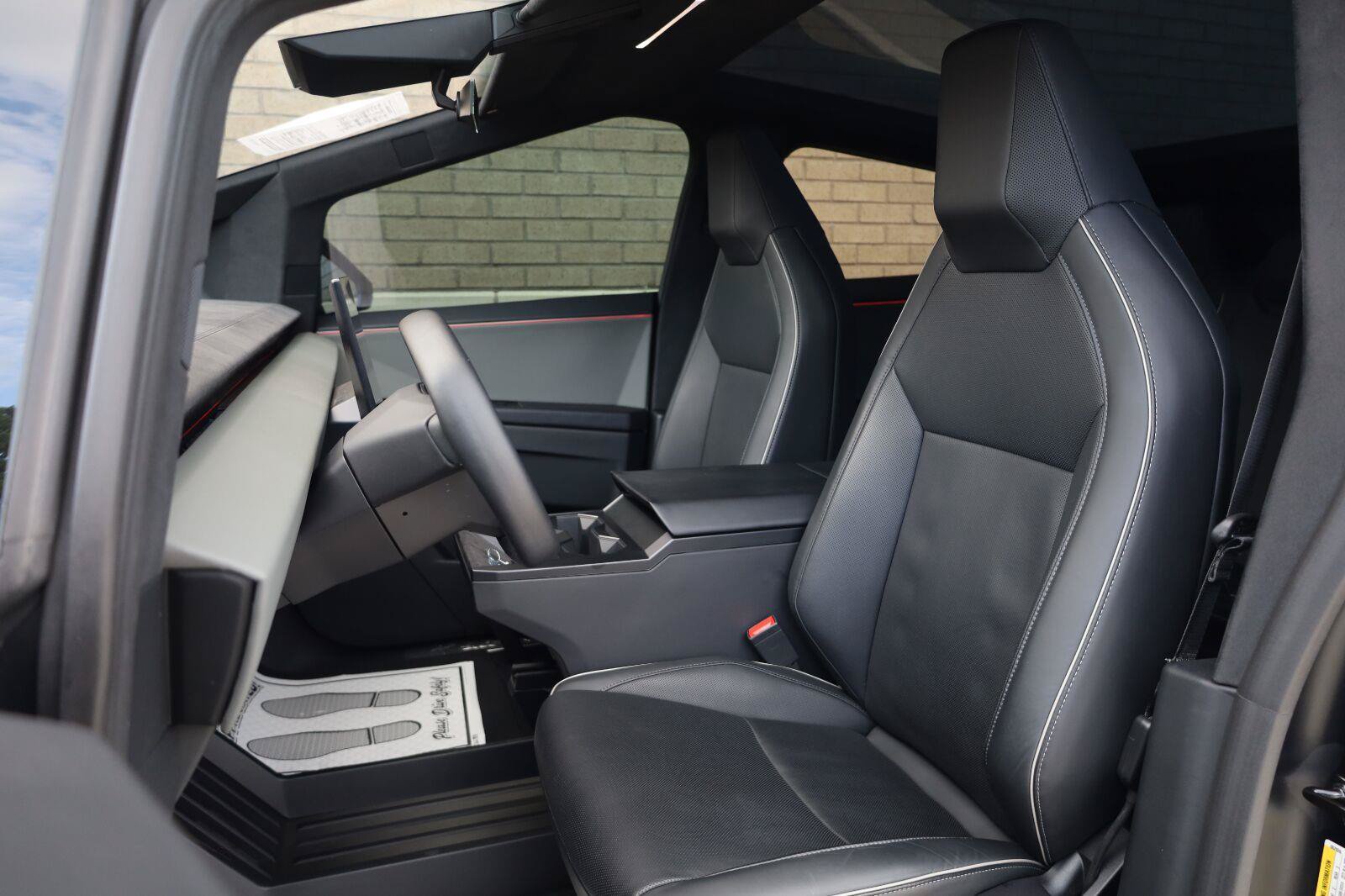 Used 2025 Tesla Cybertruck Cyberbeast AWD/4WD image 19