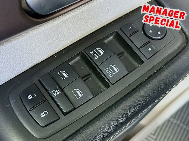Used 2022 Chrysler Voyager LX FWD image 19