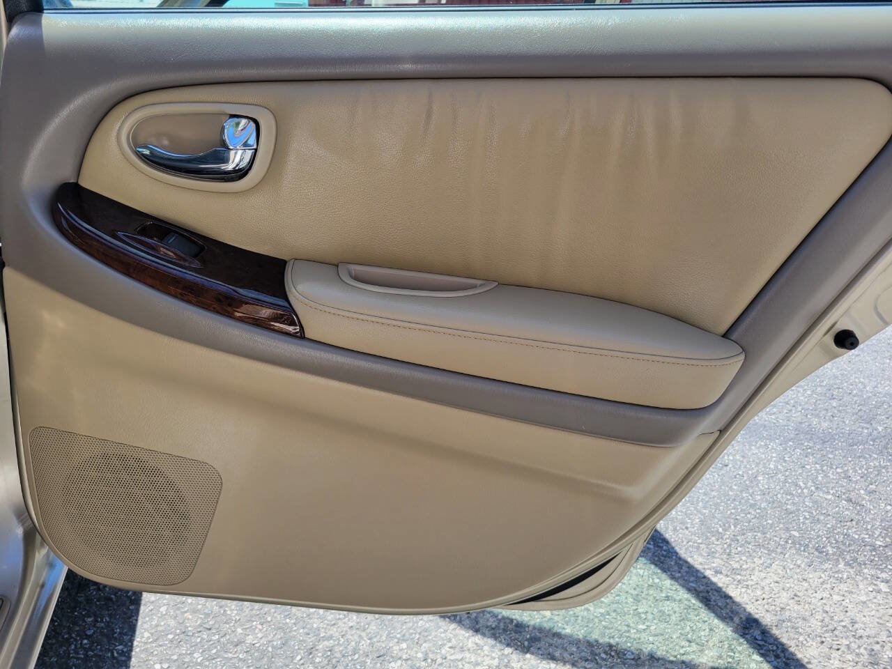 Used 2001 INFINITI I30 image 31