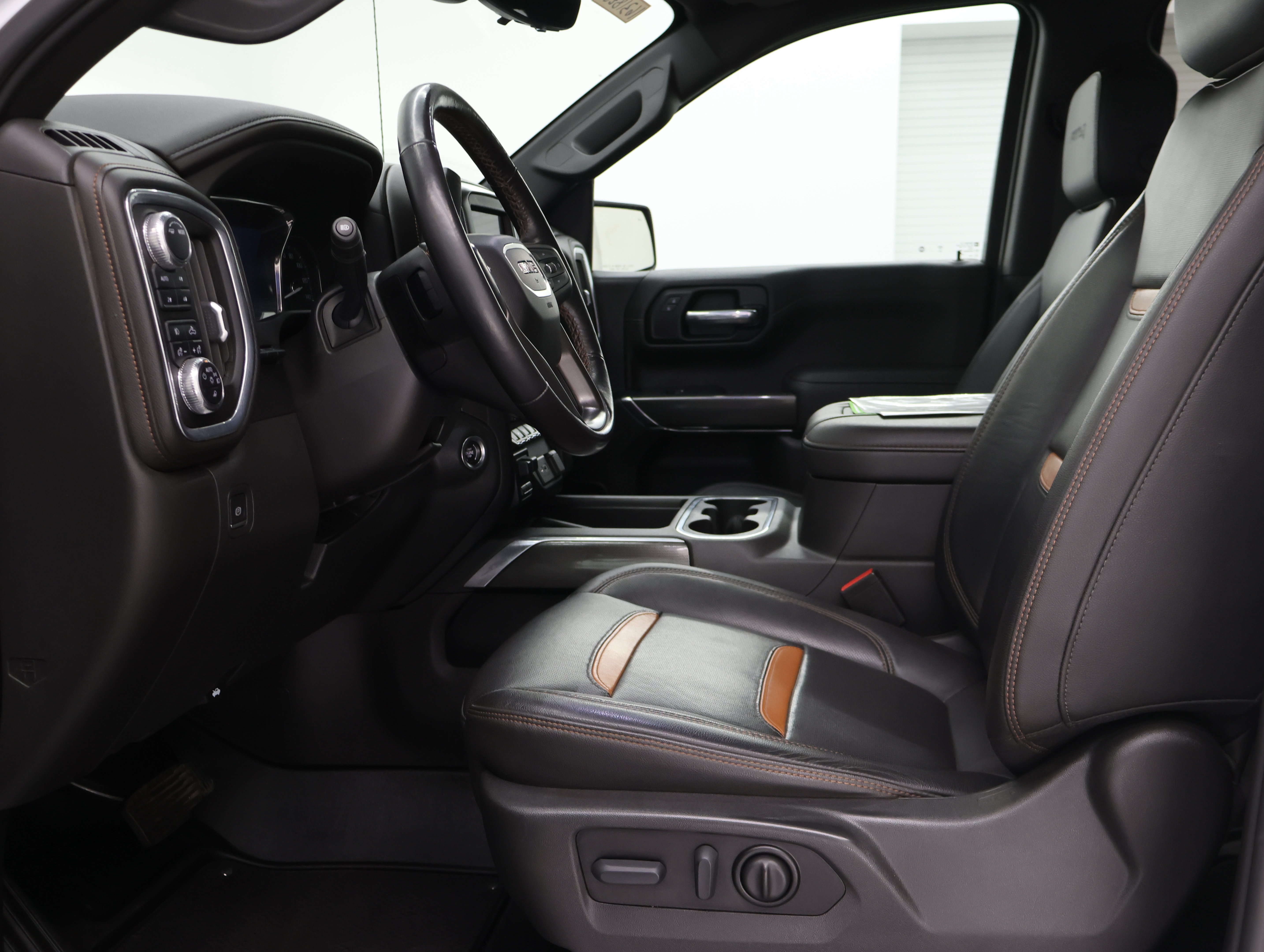 Used 2022 GMC Sierra 1500 AT4 w/ AT4 Premium Package AWD/4WD image 8