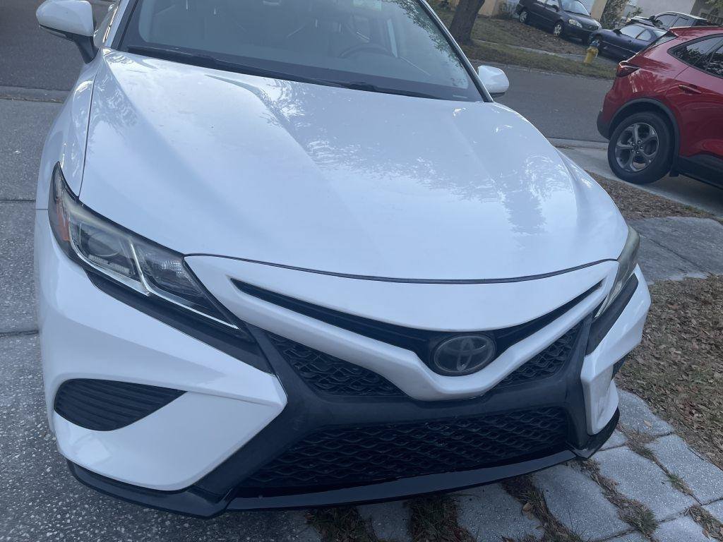 Used 2019 Toyota Camry SE FWD image 1