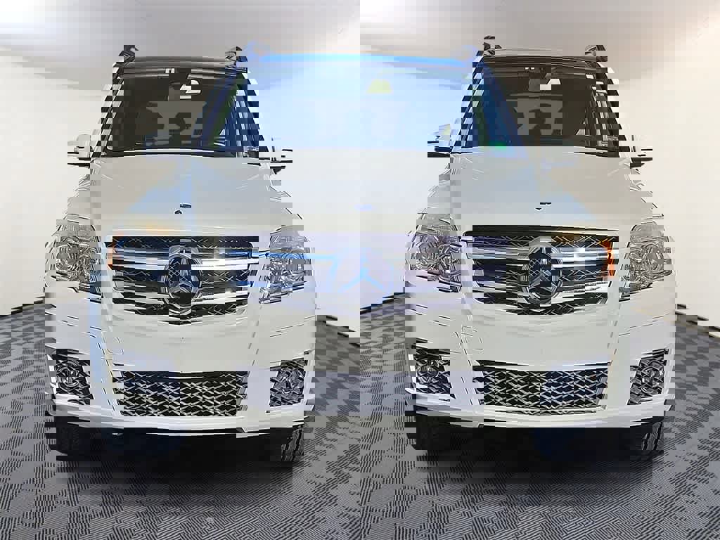 Used 2011 Mercedes-Benz GLK 350 2WD image 2