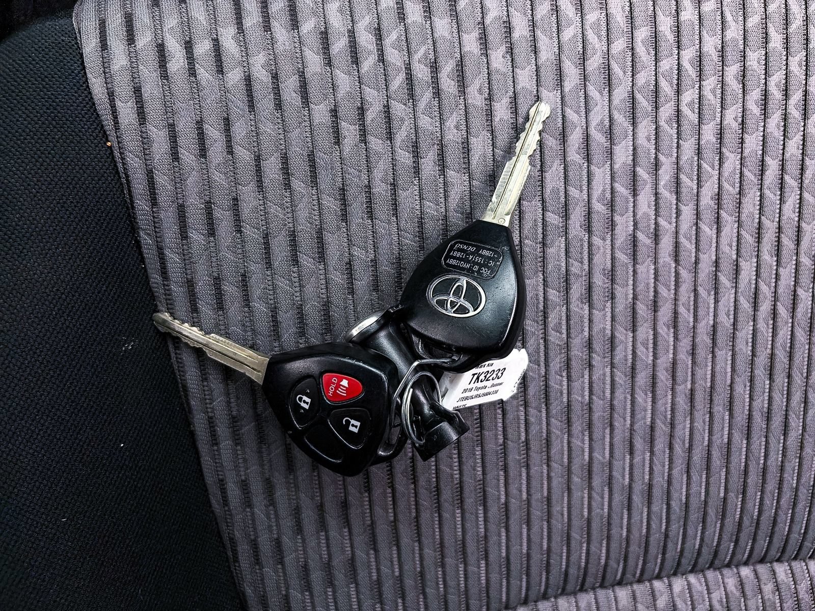 Used 2018 Toyota 4Runner SR5 AWD/4WD image 25
