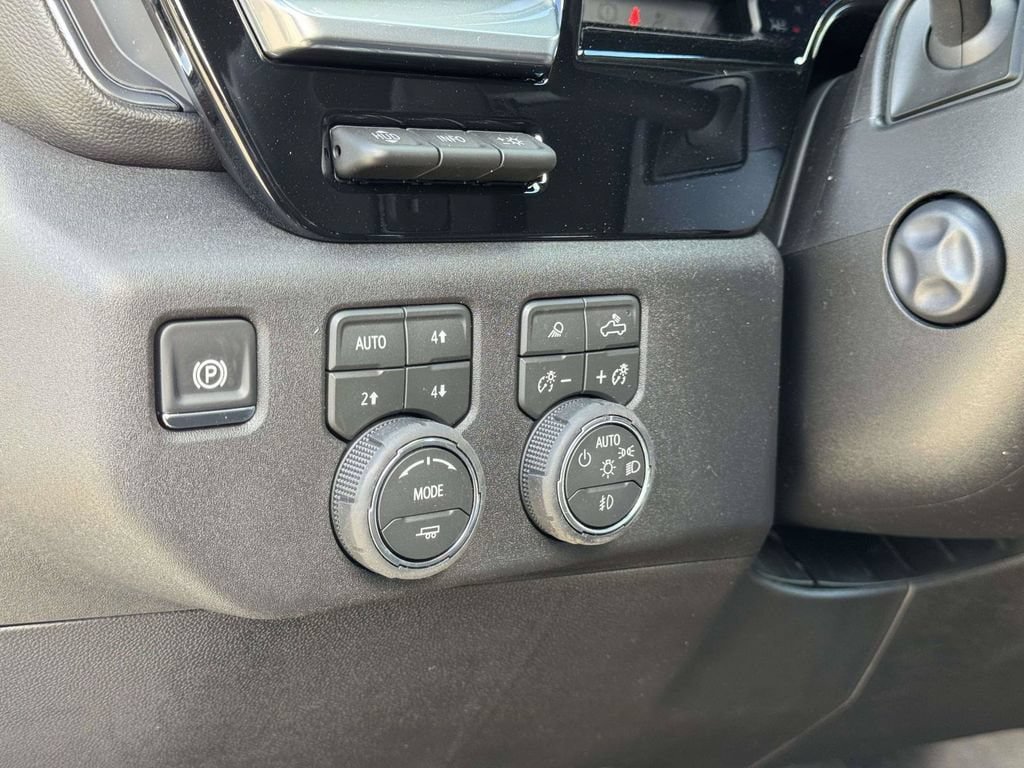 New 2026 Chevrolet Silverado 1500 LTZ w/ LTZ Premium Package AWD/4WD image 9