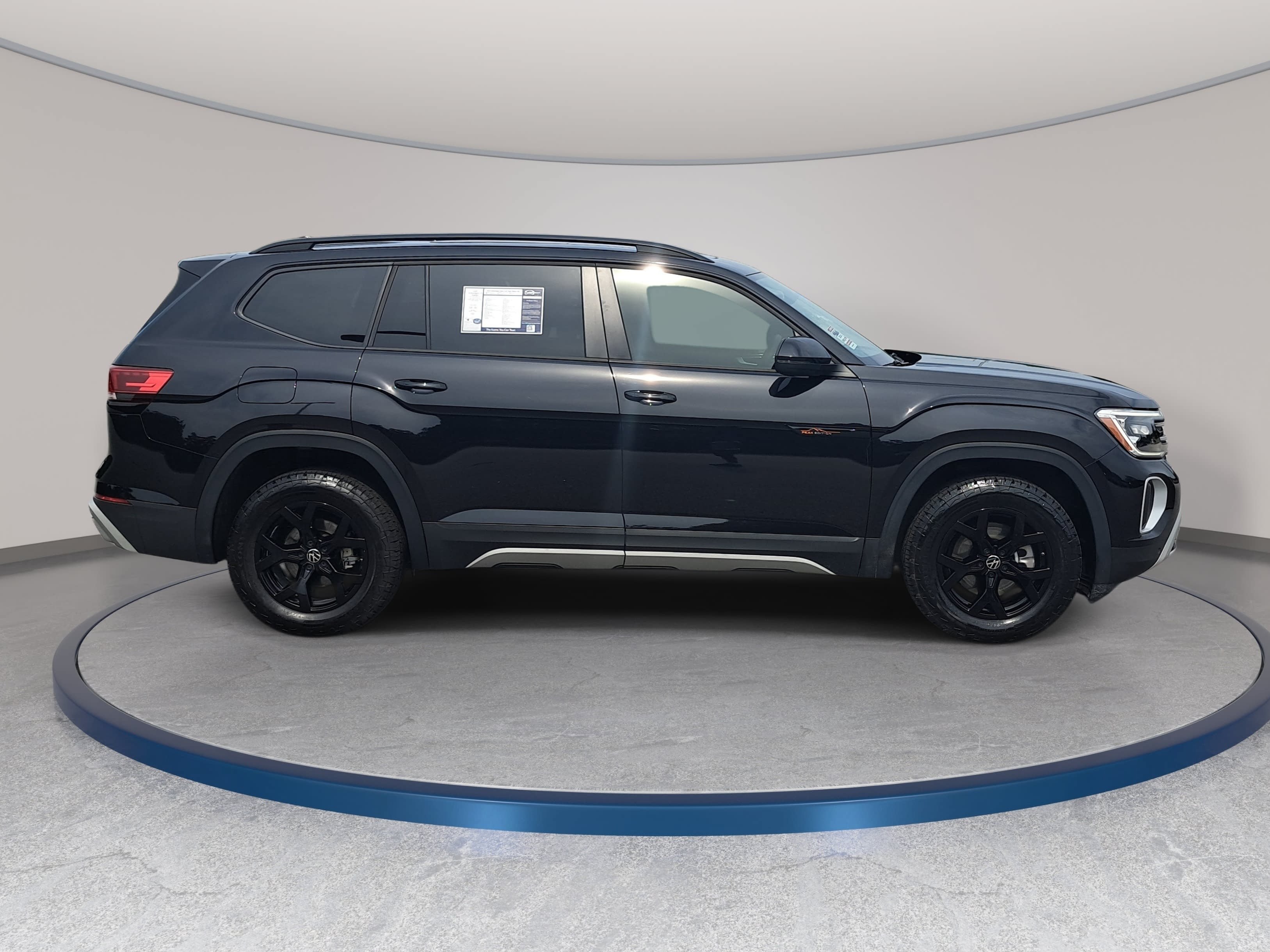 Used 2024 Volkswagen Atlas Peak Edition SEL AWD/4WD image 4