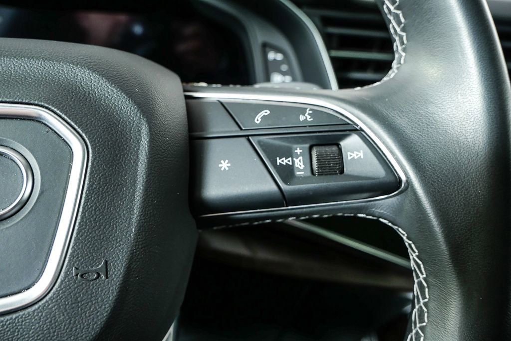 Used 2023 Audi Q8 Prestige w/ Prestige Package image 12