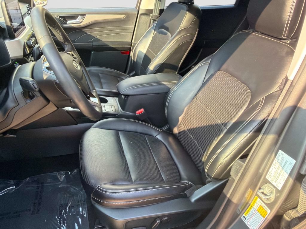 Used 2022 Ford Escape SEL w/ Technology Package FWD image 21